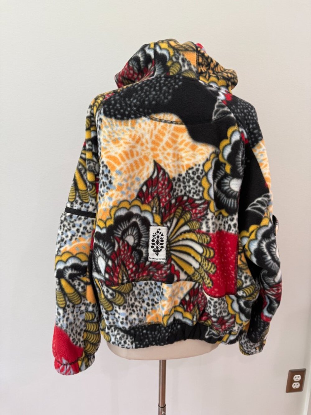 Free People Movement Wild And Free Printed Fleece Pullover NEW Size Small - Picture 13 of 16